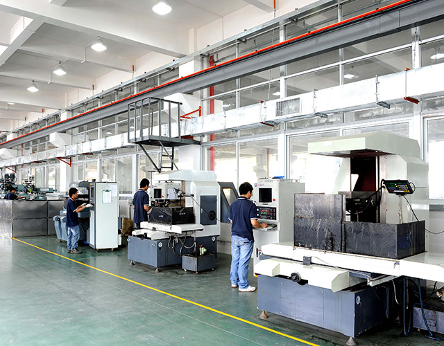 Providing High-Volume,
Custom Plastic Injection Molding