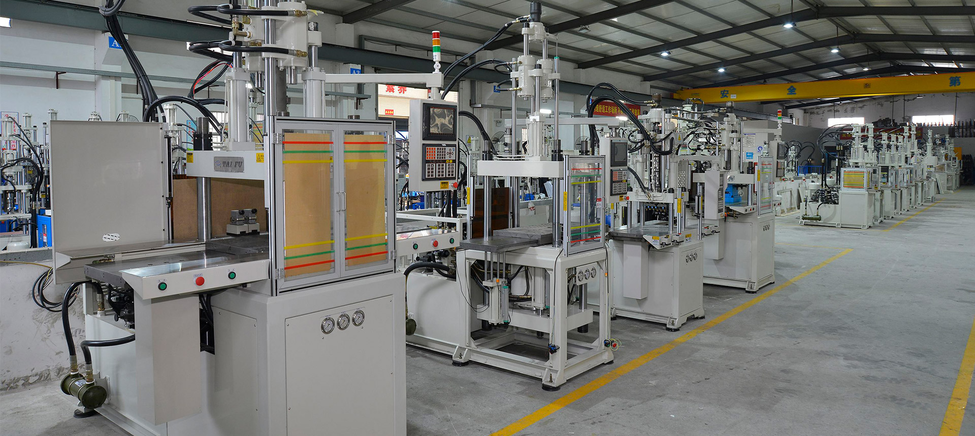 Providing High-Volume,
Custom Plastic Injection Molding