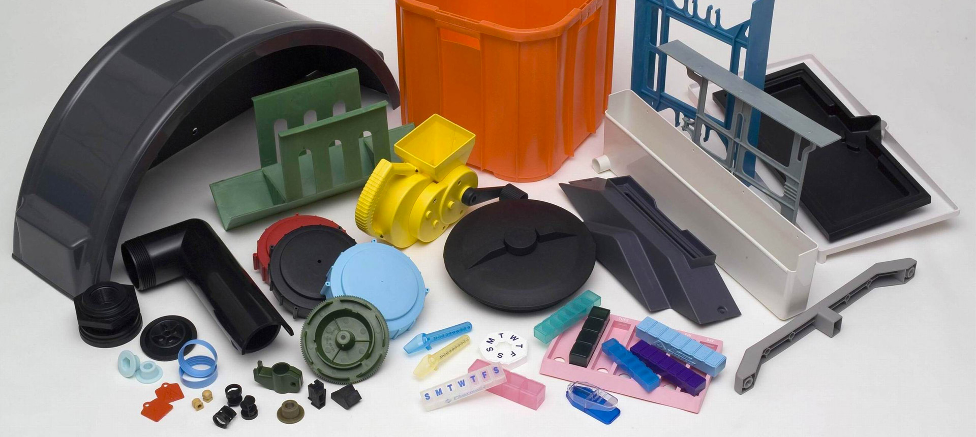 Providing High-Volume,
Custom Plastic Injection Molding